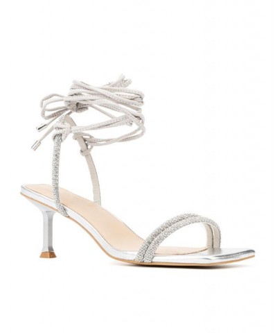 Women's Laurie Wide Width Heels Sandals Silver $35.05 Shoes